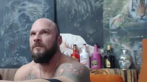 Snapshot of viking_me chatting on October 21, 7:14 pm viking online show from October 21, 7:14 pm