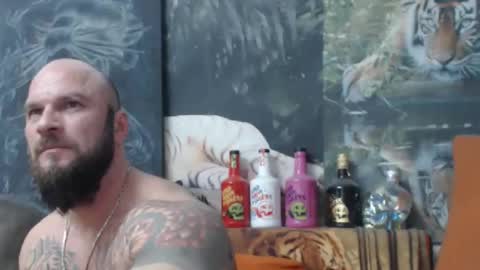 Snapshot of viking_me chatting on December 3, 7:01 pm viking online show from December 3, 7:01 pm