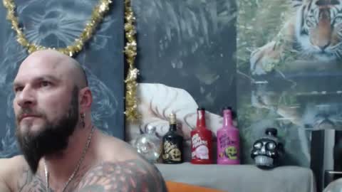 Snapshot of viking_me chatting on January 6, 7:28 pm viking online show from January 6, 7:28 pm