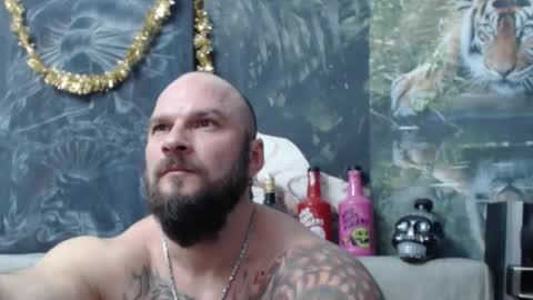 Snapshot of viking_me chatting on January 10, 6:53 pm viking online show from January 10, 6:53 pm