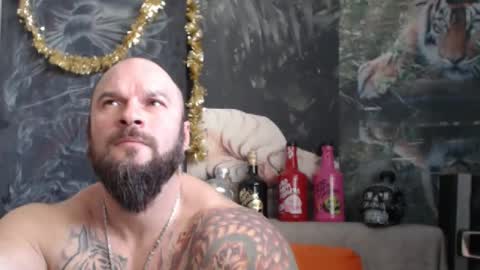 Snapshot of viking_me chatting on January 13, 7:57 am viking online show from January 13, 7:57 am