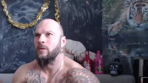 Snapshot of viking_me chatting on January 16, 8:18 am viking online show from January 16, 8:18 am