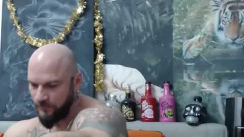 Snapshot of viking_me chatting on January 17, 7:50 pm viking online show from January 17, 7:50 pm