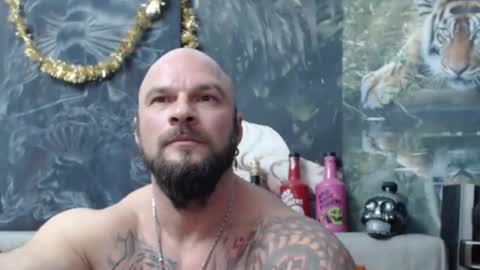 Snapshot of viking_me chatting on January 31, 7:56 pm viking online show from January 31, 7:56 pm