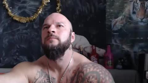 Snapshot of viking_me chatting on February 6, 8:07 am viking online show from February 6, 8:07 am