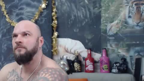 Snapshot of viking_me chatting on February 15, 8:02 am viking online show from February 15, 8:02 am