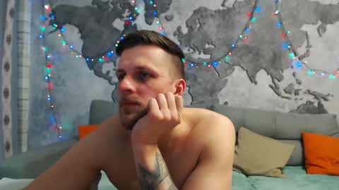 Snapshot of vikingchrisss chatting on December 15, 10:39 am vikingchrisss online show from December 15, 10:39 am