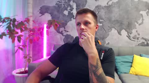 vikingchrisss online show from October 9, 9:51 am