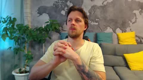 vikingchrisss online show from April 29, 9:02 am