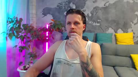 vikingchrisss online show from May 2, 9:58 am