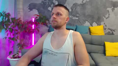 vikingchrisss online show from May 17, 10:11 am