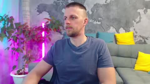 vikingchrisss online show from May 18, 10:54 am