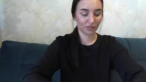 Snapshot of vikipop chatting on February 19, 8:33 am vikipop online show from February 19, 8:33 am