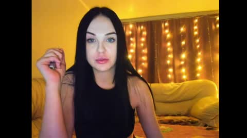 Snapshot of vikipop chatting on April 1, 1:52 pm vikipop online show from April 1, 1:52 pm