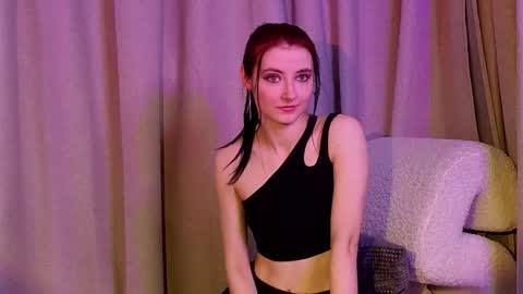 Snapshot of vikiwild chatting on March 5, 9:33 pm Daria online show from March 5, 9:33 pm