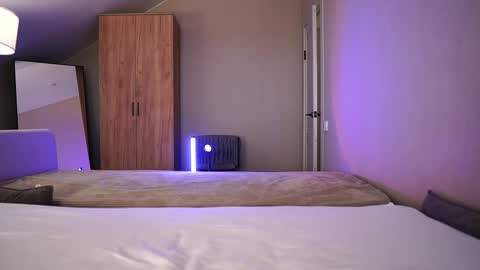 VIKKI online show from March 21, 12:10 pm