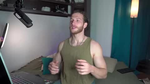 Snapshot of viktor_secret chatting on September 28, 4:18 am fansly VITEKsecret online show from September 28, 4:18 am