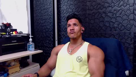 Viktor Herrera online show from March 12, 4:24 pm