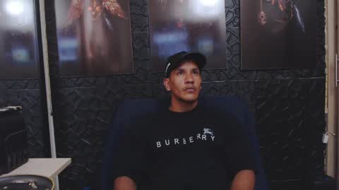 Viktor Herrera online show from May 4, 1:40 pm
