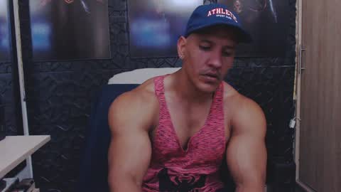 Viktor Herrera online show from May 16, 5:34 pm