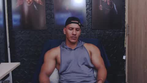 Viktor Herrera online show from May 19, 3:07 pm
