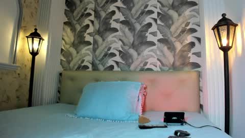 Snapshot of viktoria_davis_ chatting on April 4, 10:40 pm Viktoria online show from April 4, 10:40 pm