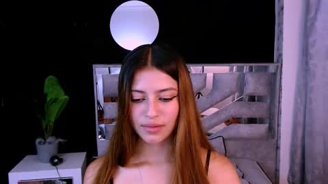 Snapshot of viky_evanss chatting on March 5, 5:31 pm viky_evanss online show from March 5, 5:31 pm