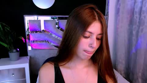Snapshot of viky_evanss chatting on April 16, 5:58 pm viky_evanss online show from April 16, 5:58 pm