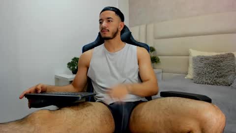 Snapshot of vilaty_makris chatting on September 24, 1:47 pm Vitaly online show from September 24, 1:47 pm