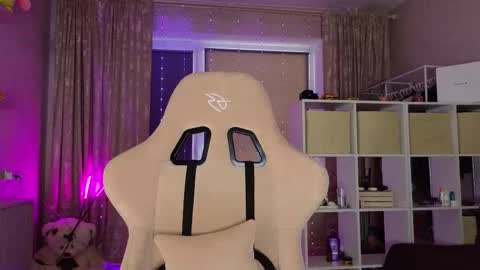 Snapshot of villuuvargas chatting on March 10, 5:43 am Eva online show from March 10, 5:43 am