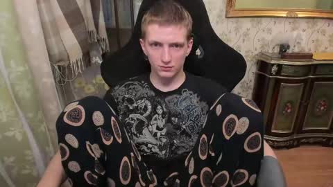 Snapshot of vince__dice chatting on June 3, 11:10 pm Dimoooooon online show from June 3, 11:10 pm