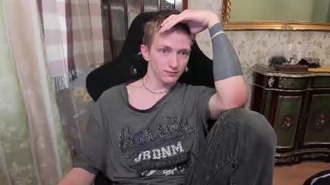 Snapshot of vince__dice chatting on June 15, 3:53 am Dimoooooon online show from June 15, 3:53 am