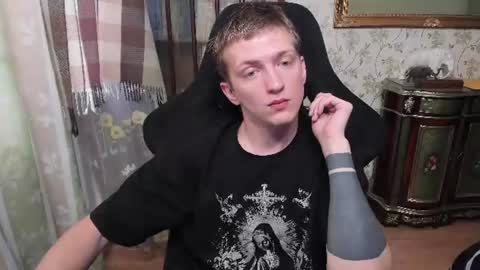 Snapshot of vince__dice chatting on June 20, 5:16 pm Dimoooooon online show from June 20, 5:16 pm