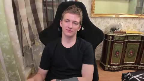 Snapshot of vince__dice chatting on June 24, 9:36 pm Dimoooooon online show from June 24, 9:36 pm