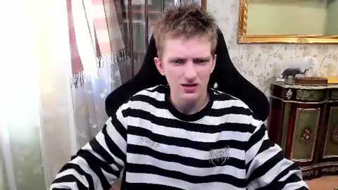 Snapshot of vince__dice chatting on June 29, 7:25 am Dimoooooon online show from June 29, 7:25 am