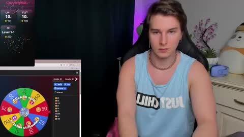 Snapshot of vincent__strong chatting on November 17, 1:39 pm Vincent Strong online show from November 17, 1:39 pm