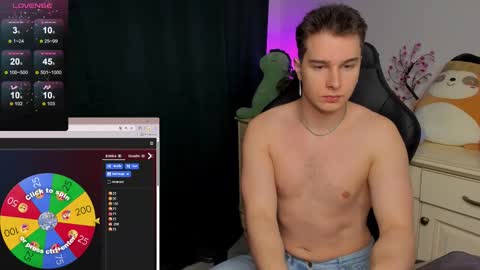 Snapshot of vincent__strong chatting on November 24, 8:25 am Vincent Strong online show from November 24, 8:25 am