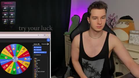 Snapshot of vincent__strong chatting on December 3, 3:25 am Vincent Strong online show from December 3, 3:25 am