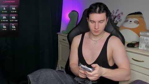 Snapshot of vincent__strong chatting on December 21, 1:40 pm Vincent Strong online show from December 21, 1:40 pm