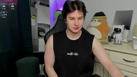Snapshot of vincent__strong chatting on April 9, 3:50 pm Vincent Strong online show from April 9, 3:50 pm