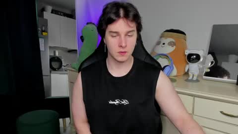 Snapshot of vincent__strong chatting on April 25, 1:14 pm Vincent Strong online show from April 25, 1:14 pm