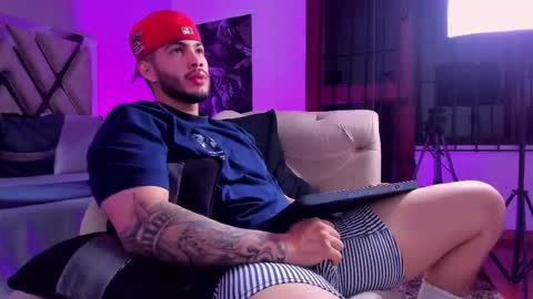 Vincent online show from November 23, 4:01 am