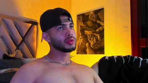 Vincent online show from March 25, 4:51 am