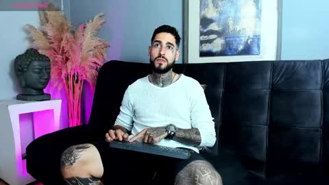 Snapshot of vincentsartori chatting on October 24, 7:21 pm Vincent Sartori online show from October 24, 7:21 pm