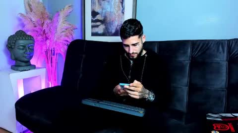 Snapshot of vincentsartori chatting on November 8, 12:16 pm Vincent Sartori online show from November 8, 12:16 pm