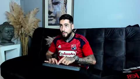 Snapshot of vincentsartori chatting on November 10, 8:30 pm Vincent Sartori online show from November 10, 8:30 pm