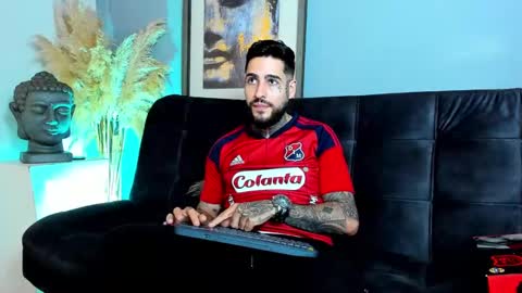 Snapshot of vincentsartori chatting on November 19, 9:15 pm Vincent Sartori online show from November 19, 9:15 pm