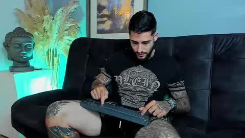 Snapshot of vincentsartori chatting on November 20, 7:46 pm Vincent Sartori online show from November 20, 7:46 pm