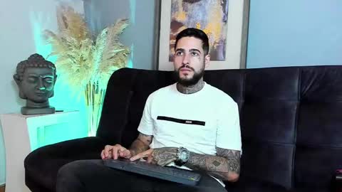 Snapshot of vincentsartori chatting on November 24, 7:57 pm Vincent Sartori online show from November 24, 7:57 pm