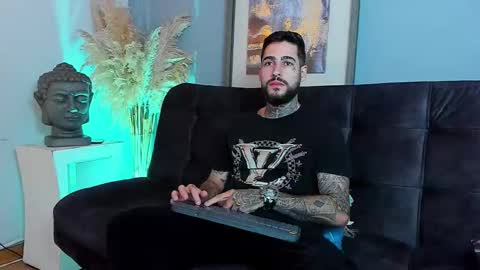 Snapshot of vincentsartori chatting on November 26, 7:48 pm Vincent Sartori online show from November 26, 7:48 pm